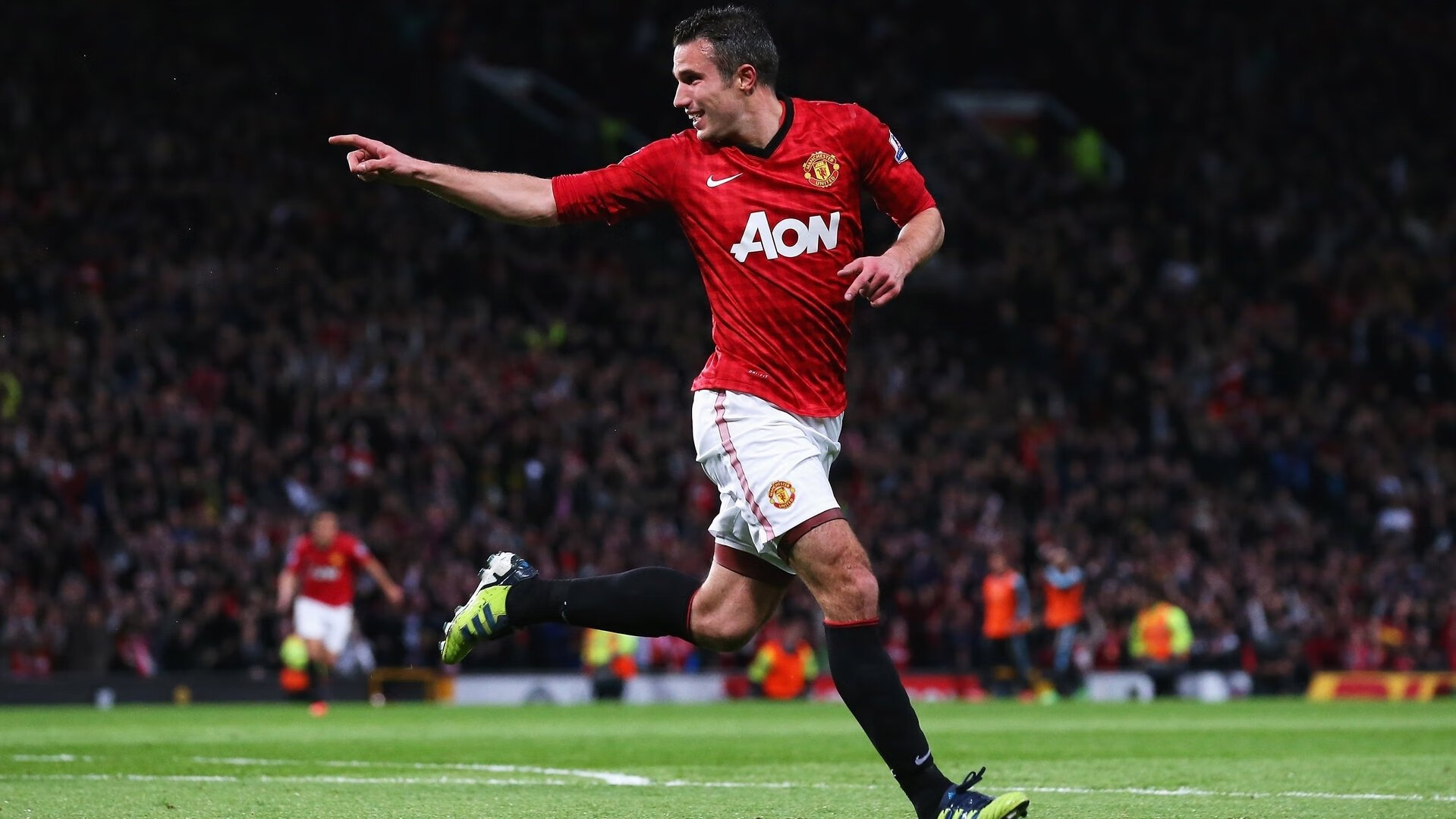 决赛中场控制力决定胜负关键，从中场开始控制比赛节奏